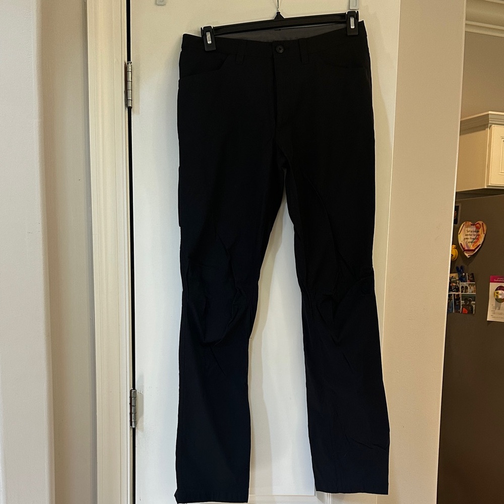 Eddie Bauer Men's Black Cargo Pants